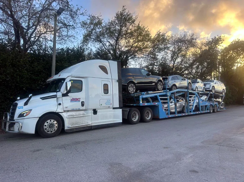 Step 3: Snowbirds Auto Connection delivers your vehicle on a company-owned car carrier